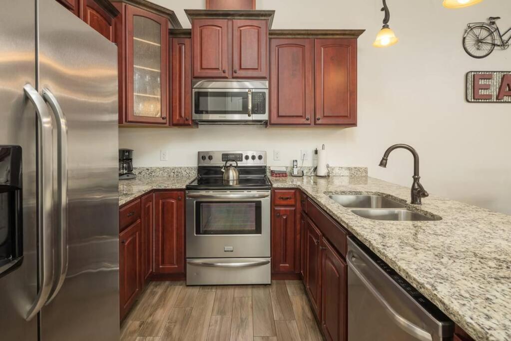 Luxury Downtown Rental - La Dolce Vita Villa #4 Моаб Екстер'єр фото
