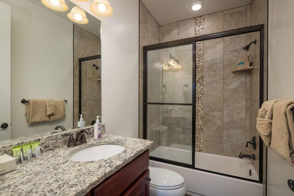 Luxury Downtown Rental - La Dolce Vita Villa #4 Моаб Екстер'єр фото